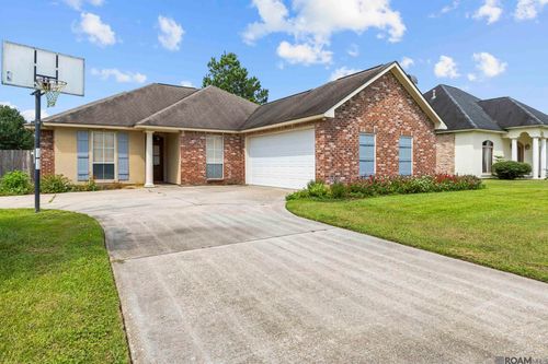 8929 Worthington Estates Ave, Baton Rouge, LA, 70810-2715 | Card Image