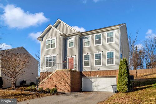 15845 Eagle Feather Dr, WOODBRIDGE, VA, 22191-6116 | Card Image