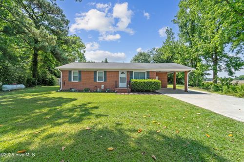 460 S Nc 111 Hwy, Chinquapin, NC, 28521-8526 | Card Image