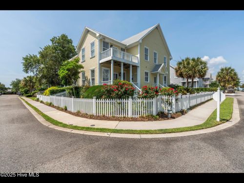 1523 Island Marina Dr, Carolina Beach, NC, 28428-4039 | Card Image