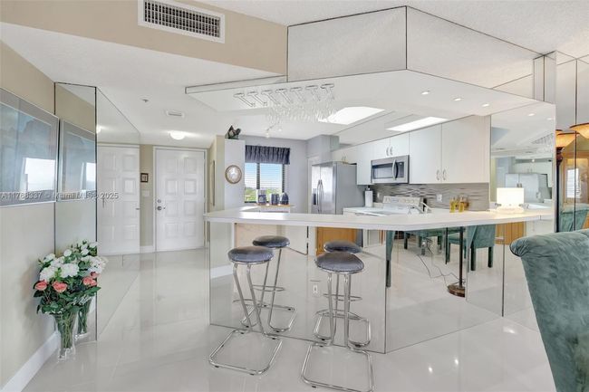 APT-908 - 2334 S Cypress Bend Dr, Condo with 3 bedrooms, 2 bathrooms and null parking in Pompano Beach FL | Image 11
