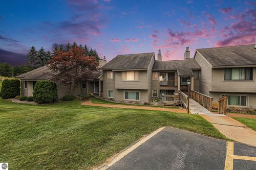 2661 Green Meadows Dr, Traverse City, MI, 49685-8675 | Card Image