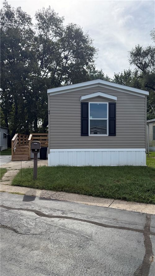 44 Airstream Dr, West Carrollton, OH, 45449-1902 | Card Image