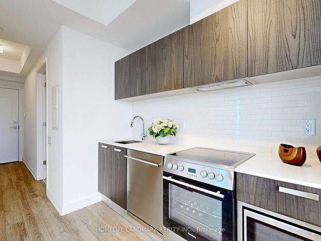 3302 - 50 Charles St E, Condo with 0 bedrooms, 1 bathrooms and null parking in Toronto ON | Image 8