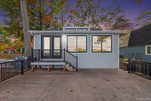5512 Wildwood Dr, Howell, MI, 48843-9185 | Card Image