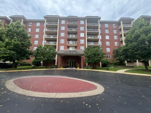 412-8300 Callie Ave, Morton Grove, IL, 60053-3722 | Card Image