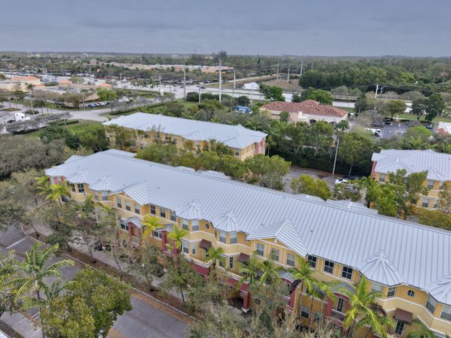 1910 Shoma Dr, Condo with 3 bedrooms, 4 bathrooms and null parking in Royal Palm Beach FL | Image 47