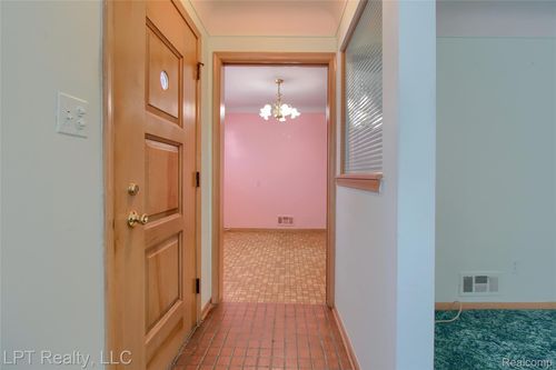32473 Sheridan St, Garden City, MI, 48135-1280 | Card Image