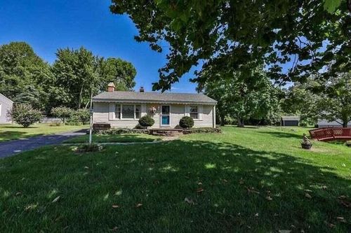 402 Green Acres Dr, Springfield, OH, 45504-3318 | Card Image