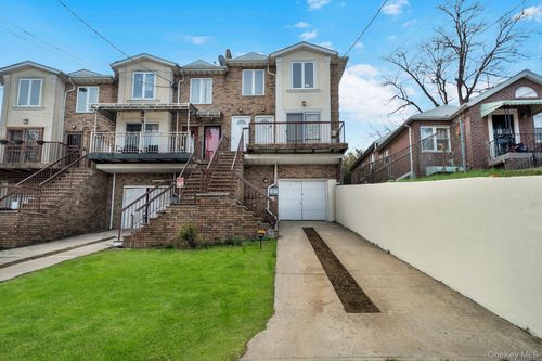 2413 Wilson Ave, Bronx, NY, 10469-5715 | Card Image