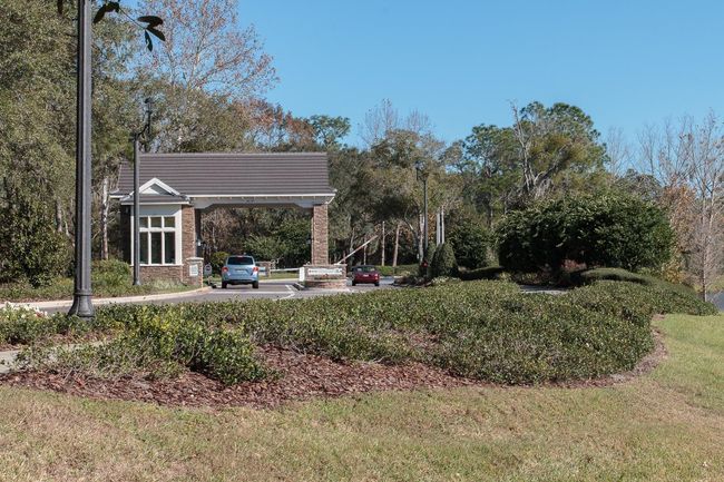 Entrance to Hunter's Green | Image 44