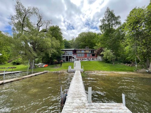 320 38 1/2 St, Bloomingdale, MI, 49026-8760 | Card Image