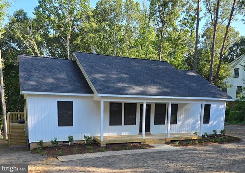 728 Meadow Dr, Tappahannock, VA, 22560-5544 | Card Image