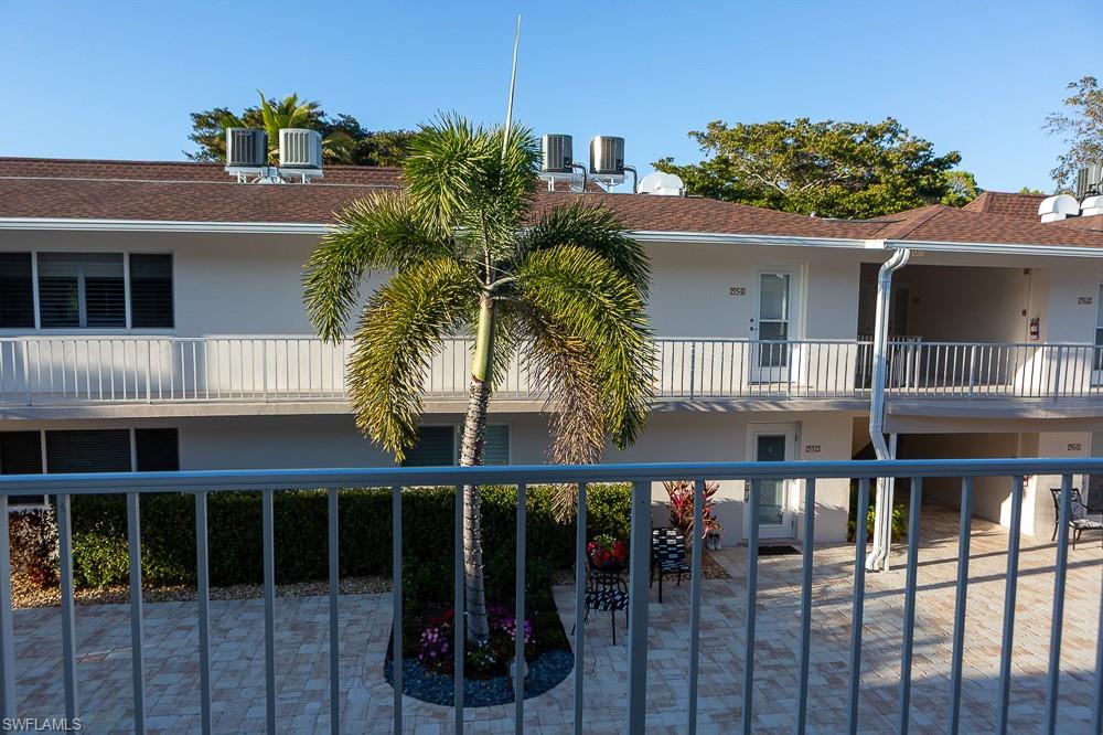 Residential in NAPLES 4