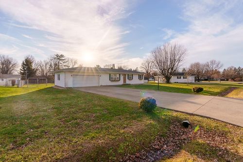 637 Vernon Dr, Chillicothe, OH, 45601-8324 | Card Image