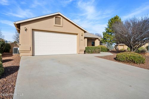 6956 E Sandhurst Dr, Prescott Valley, AZ, 86314-5895 | Card Image