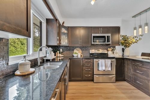 19360 121b Ave, Pitt Meadows, BC, V3Y1J4 | Card Image