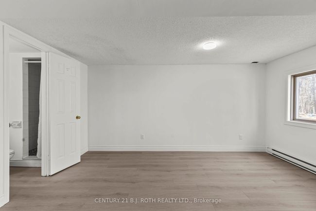 9 Evergreen Crt, Condo with 3 bedrooms, 3 bathrooms and 1 parking in Barrie ON | Image 29