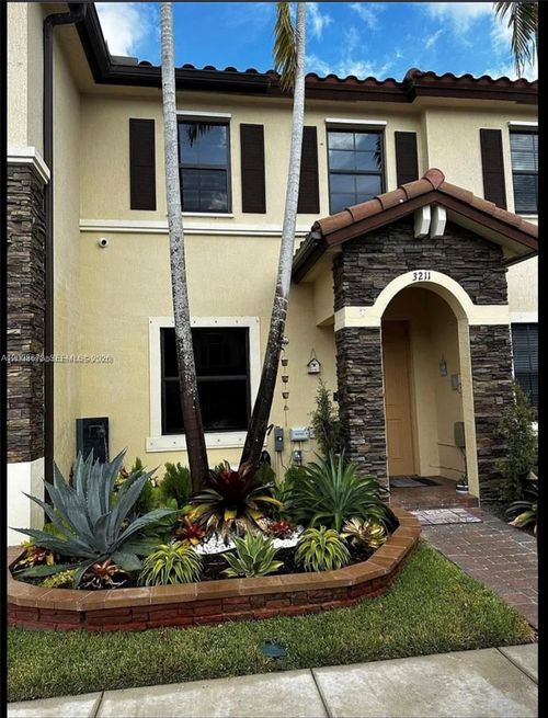 3211 Se 6th St, Homestead, FL, 33033-7228 | Card Image