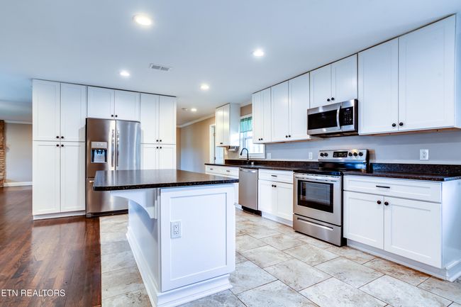 8529 W Emory Rd, House other with 4 bedrooms, 2 bathrooms and null parking in Knoxville TN | Image 27
