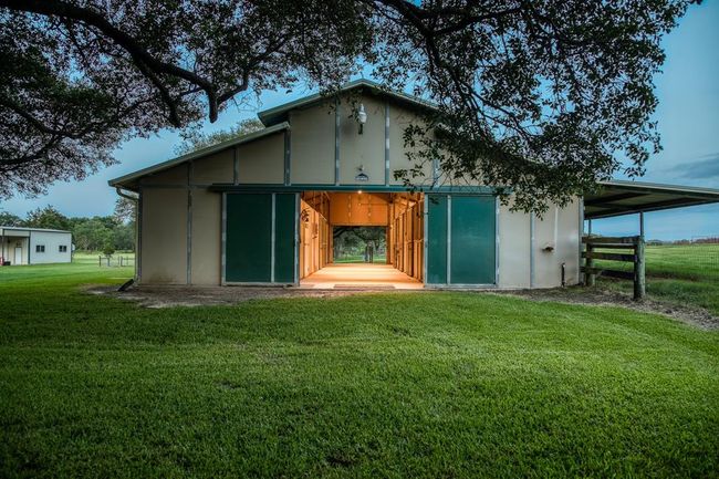 1100 Dittmar Rd, Home with 3 bedrooms, 3 bathrooms and 2 parking in Cat Spring TX | Image 19
