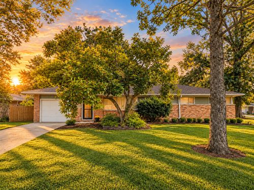 29 Rocket Cir, Park Forest, IL, 60466-1635 | Card Image