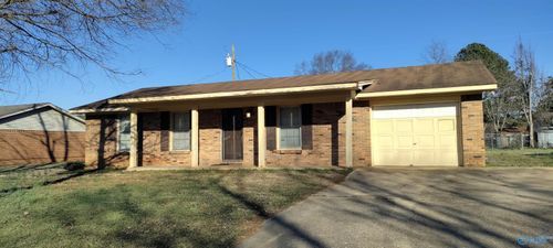 105 Mcclint St, Athens, AL, 35611-4335 | Card Image