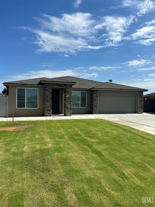 1304 Alder Glen Street, Bakersfield, CA, 93307 | Card Image