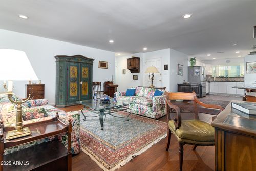 7714 E Rancho Vista Dr, Scottsdale, AZ, 85251-1637 | Card Image