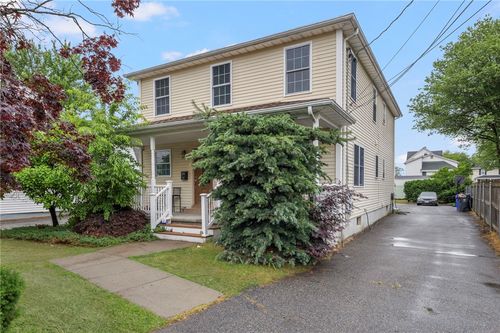 22 Aiken St, Pawtucket, RI, 02861-1616 | Card Image