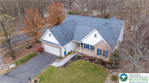 1 Pinewood Cir, Hazleton, PA, 18202-8233 | Card Image