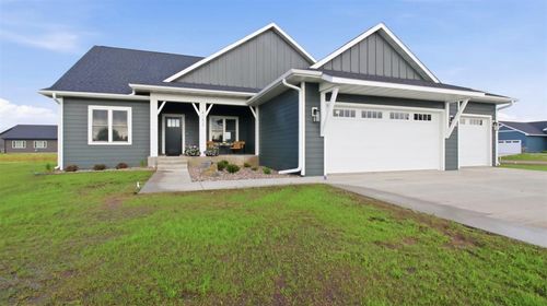 4192 142nd St, Chippewa Falls, WI, 54729-5289 | Card Image
