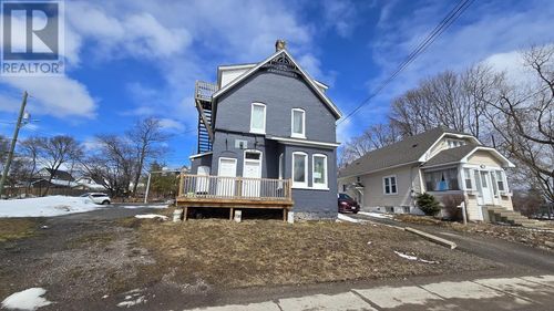 814 Wellington St E, Sault Ste. Marie, ON, P6A2N3 | Card Image