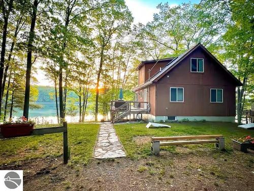 18819 Lakewood Circle, Lake Ann, MI, 49650 | Card Image
