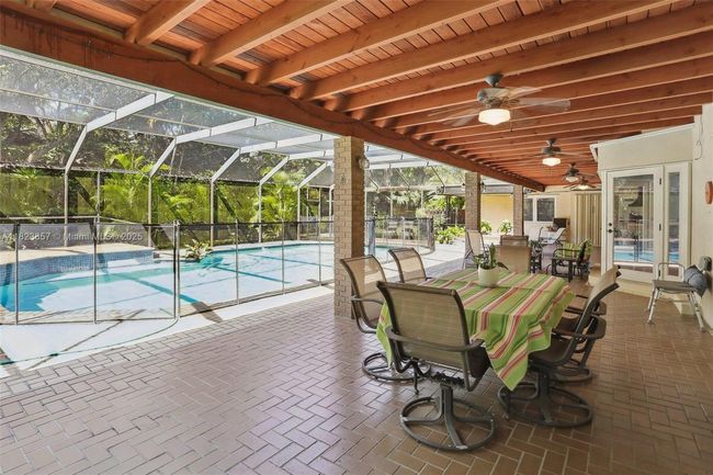 10920 Sw 68th Ave Rd, House other with 4 bedrooms, 3 bathrooms and null parking in Pinecrest FL | Image 11