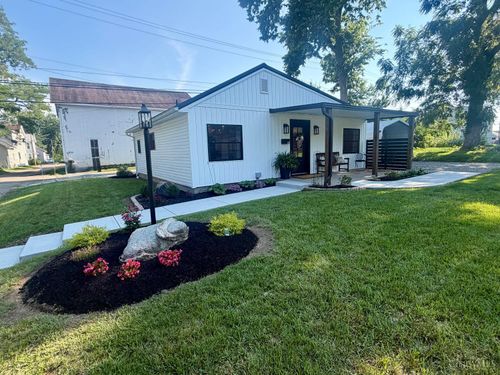 40 E 2nd St, West Alexandria, OH, 45381-1224 | Card Image
