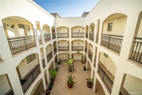 apt-304-12916 Moorpark St, Studio City, CA, 91604-5071 | Card Image