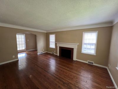 14336 Warwick Street, Home with 2 bedrooms, 1 bathrooms and null parking in Detroit MI | Image 3