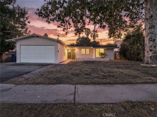 7735 Zelzah Ave, Reseda, CA, 91335 | Card Image