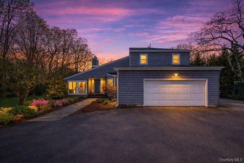 4 Monte Ln, Center Moriches, NY, 11934-3408 | Card Image