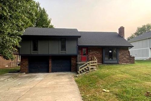 1105 Brookside Pl, Raymore, MO, 64083-9200 | Card Image