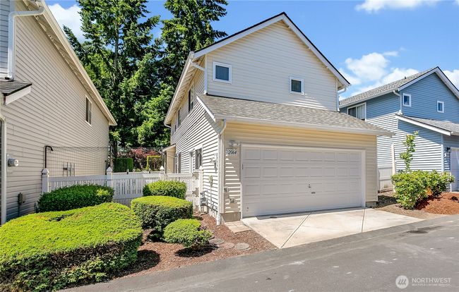 Private 2 car garage with alley access | Image 29