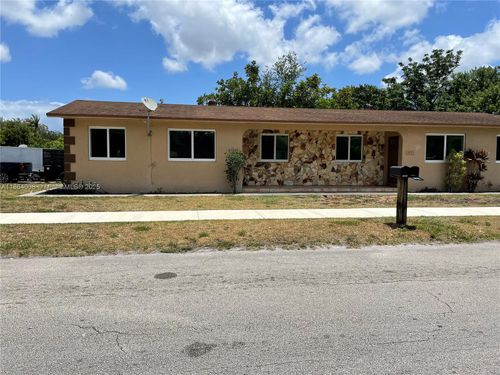 1-1095 N 59th Ave, Hollywood, FL, 33021-5180 | Card Image