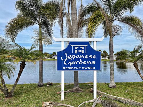 530 Water Lily Dr, VENICE, FL, 34293-6910 | Card Image