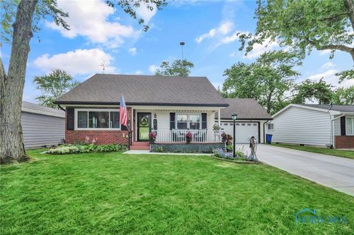 1025 Fort Dr, Bowling Green, OH, 43402-1236 | Card Image