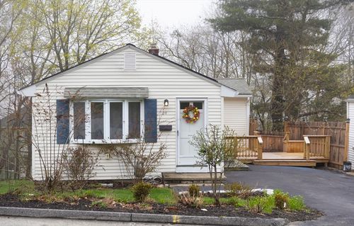 28 Gordon St, Worcester, MA, 01604-2113 | Card Image