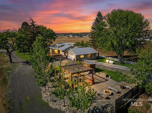 1233 E Idaho Blvd, Emmett, ID, 83617-9519 | Card Image