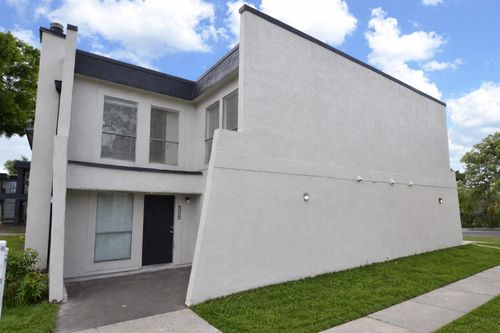 305-5006 Morro Manor Drive, TAMPA, FL, 33617 | Card Image