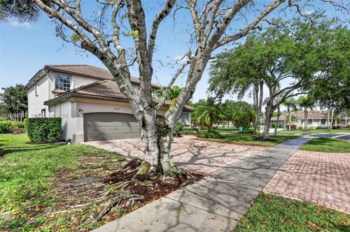 4953 Kensington Cir, Coral Springs, FL, 33076-2730 | Card Image