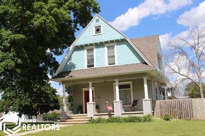 421 2nd Street Ne, Home with 4 bedrooms, 1 bathrooms and 2 parking in Hampton IA | Image 1